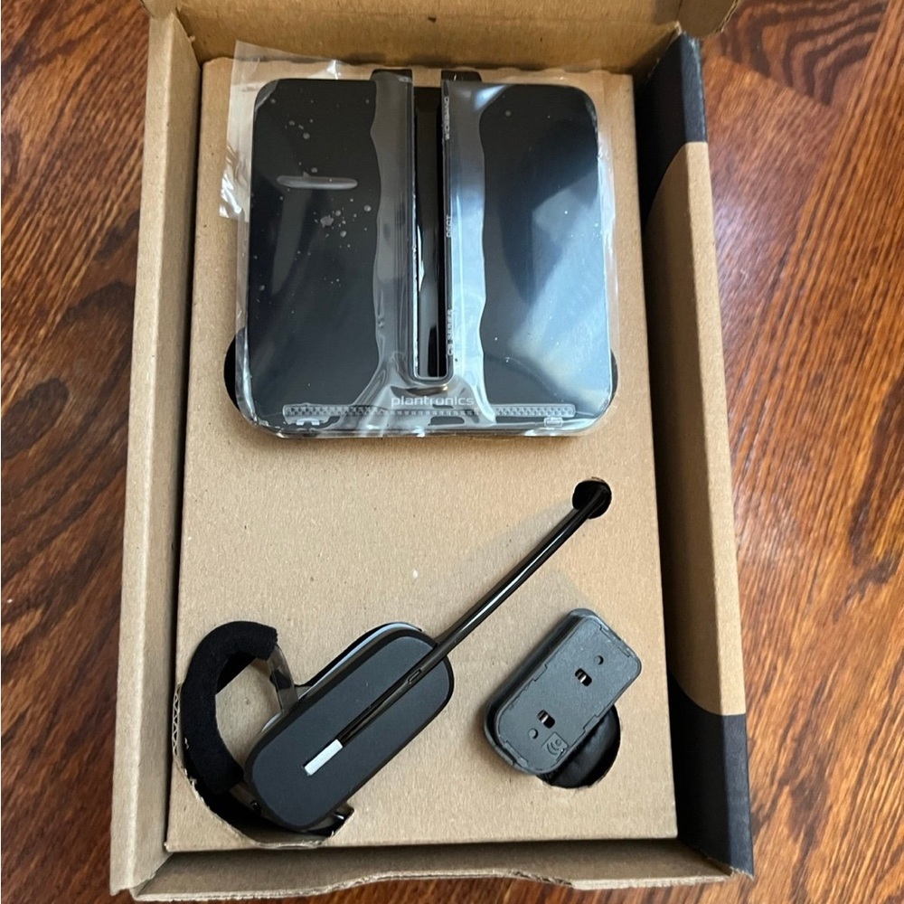 Poly CS540 Wireless DECT Headset - Picture 7 of 7
